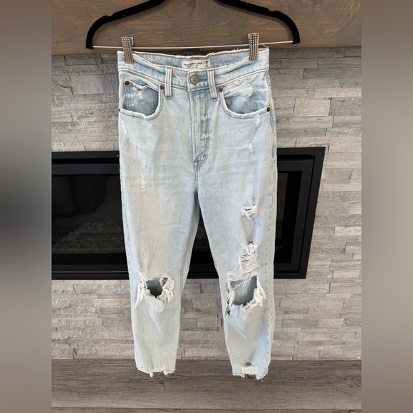 Abercrombie & Fitch Ankle Straight Ultra High Rise Jeans - Picture 1 of 3